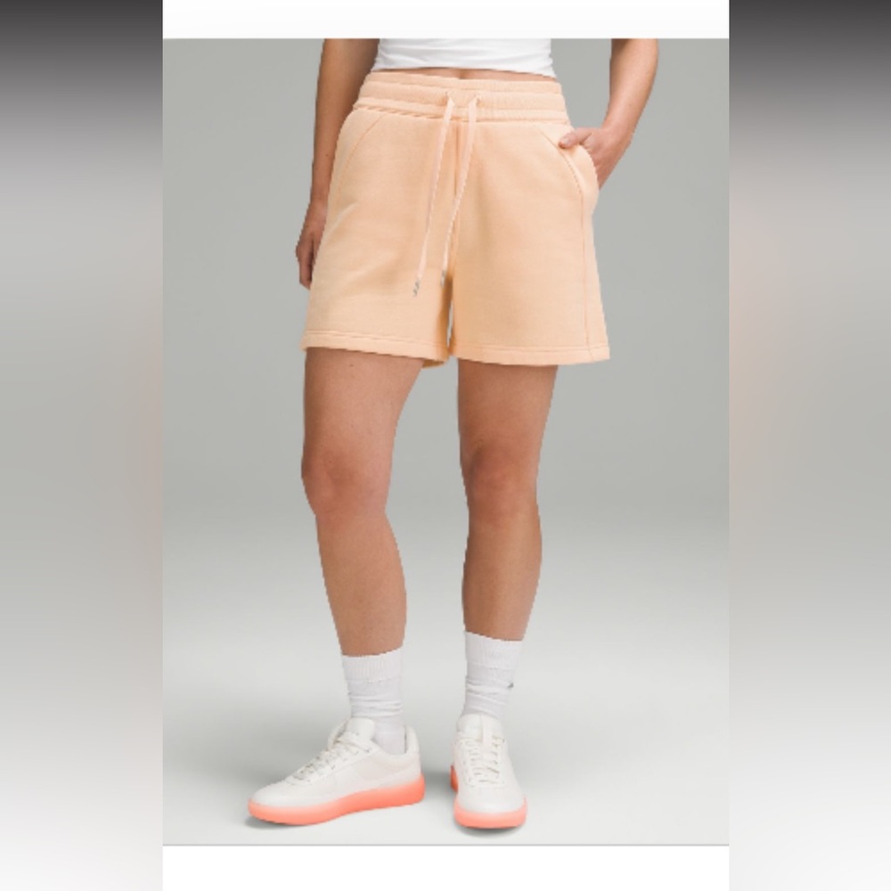 Lululemon Scuba High-Rise Shorts 5”